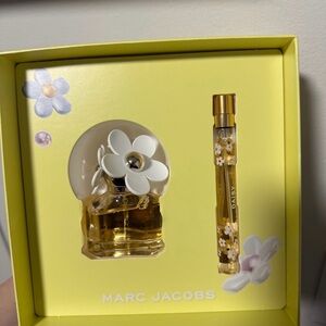 Marc Jacobs Daisy Perfume Set - Yellow and White
